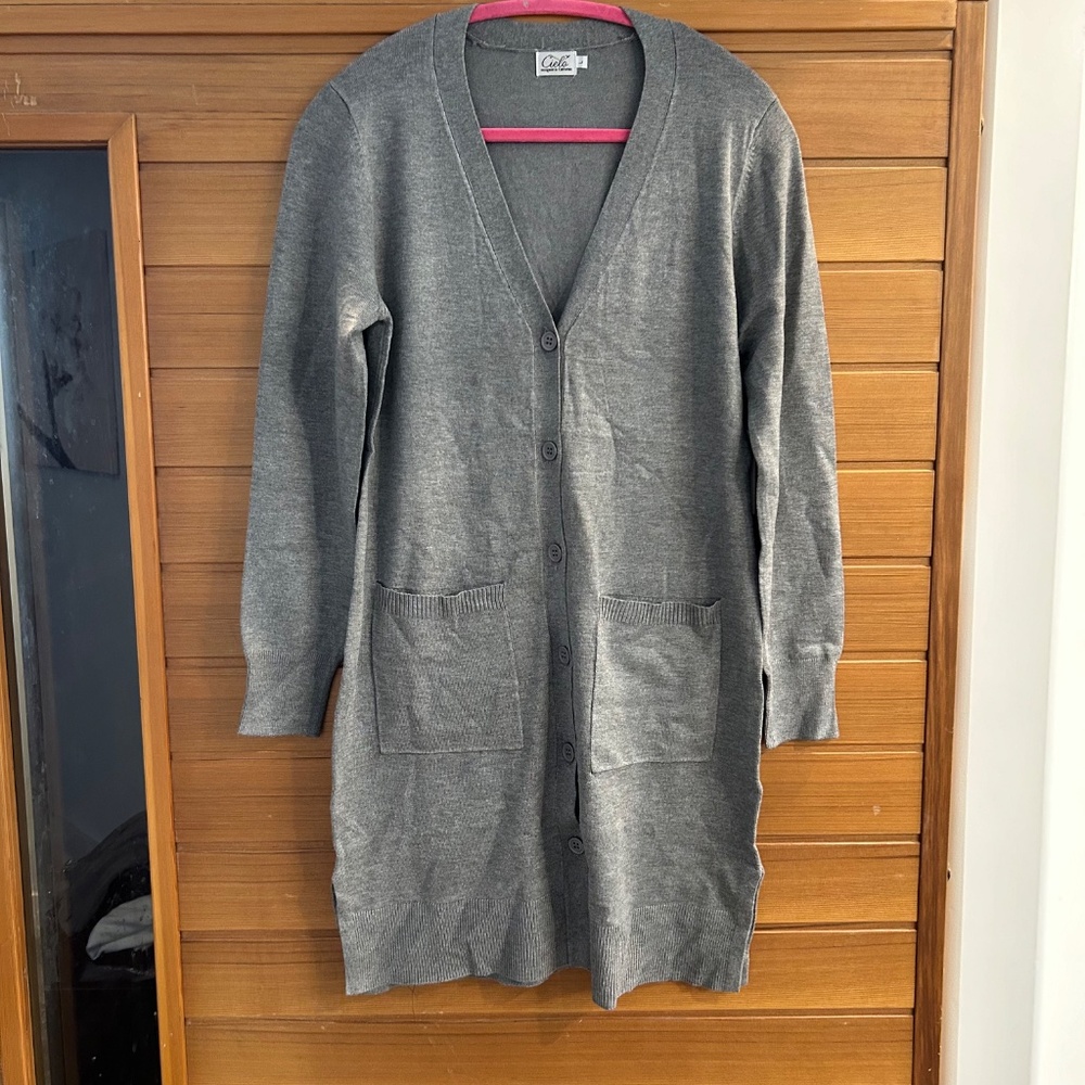 NWT Women’s Size L Cielo Long Sleeve Gray Button Cardigan Knit Layering Classic